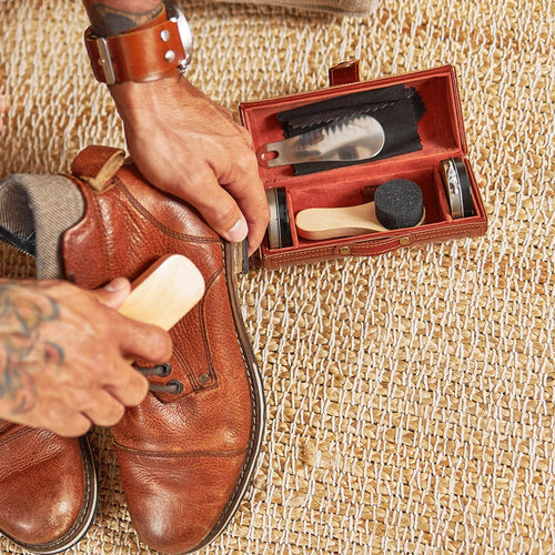 Gentleman’s Shoe Shine Kit