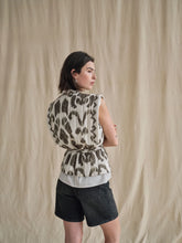 Load image into Gallery viewer, Ozo Tri Vest | Sea Turtle