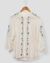 Load image into Gallery viewer, Passionflower blouse - ecru