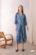 Load image into Gallery viewer, Indie Fleetwood Midi Dress | Denim