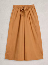 Load image into Gallery viewer, Lauryn Poplin Wide Leg Crop Pant | Mid Tan