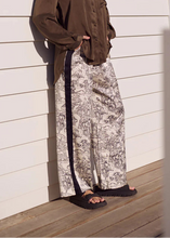Load image into Gallery viewer, Portia Slouch Pant | Cloud