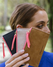 Load image into Gallery viewer, Compact Wallet | Vintage Tan