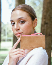 Load image into Gallery viewer, Compact Wallet | Vintage Tan