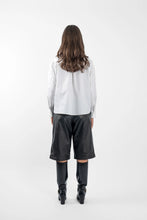 Load image into Gallery viewer, Maud Dainty Bobby Pin Shirt - White