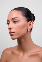 Load image into Gallery viewer, Rochelle Gold Pearl Earring