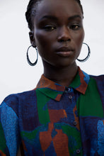 Load image into Gallery viewer, Solf Hoop Earring | Black