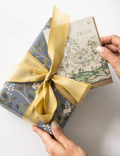 Load image into Gallery viewer, Hugs Spring Landscape Card