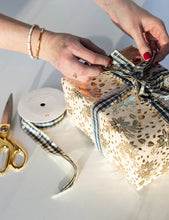 Load image into Gallery viewer, Gift Wrap Roll 3m | Christmas Holly