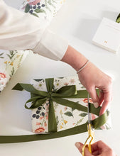 Load image into Gallery viewer, Gift Wrap Roll 3m - Cockatoos