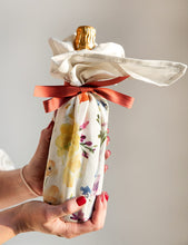 Load image into Gallery viewer, Ranunculus 100% Linen Tea Towel
