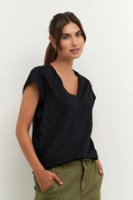 Load image into Gallery viewer, Biana T-shirt | Black