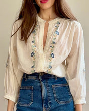 Load image into Gallery viewer, Passionflower blouse - ecru