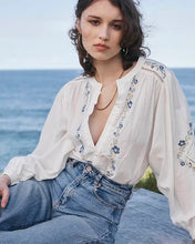 Load image into Gallery viewer, Passionflower blouse - ecru