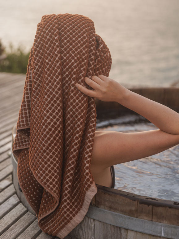 Nero Cotton Bath Towel | Paprika/Cream