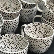 Load image into Gallery viewer, Chino Mug Black Sprinkle