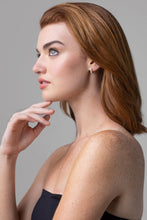 Load image into Gallery viewer, Eva Gold Earring