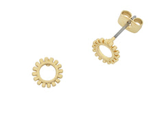 Load image into Gallery viewer, Petite Daisy Earring